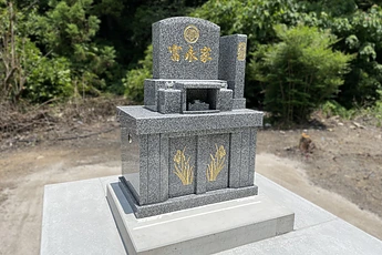 熊本県天草郡苓北町にてシンプルな洋型墓石を施工